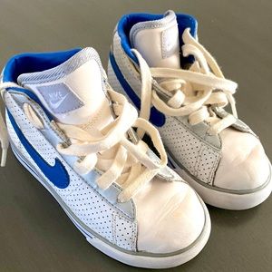 Nike. Size 9.5 toddlers. White with metallic and blue accents